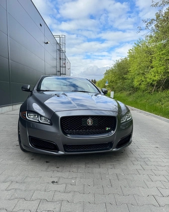 Jaguar XJR cena 175000 przebieg: 112400, rok produkcji 2017 z Poznań małe 667